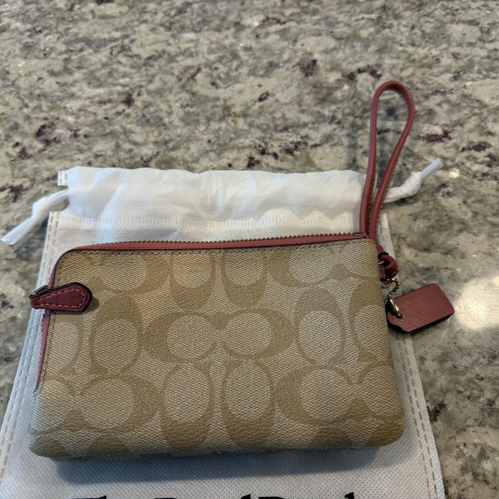 Coach Wallet. Authentic - Picture 2 of 6
